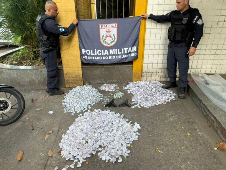 Quatro são presos em operação da PM na Cidade de Deus com arma e drogas