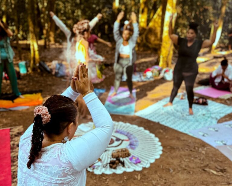 Yoga na Floresta: projeto promove encontro de bem-estar na Floresta da Tijuca