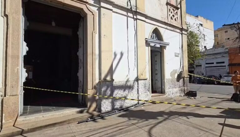 Furto de cabos deixa Igreja da Boa Morte sem energia em Campos dos Goytacazes