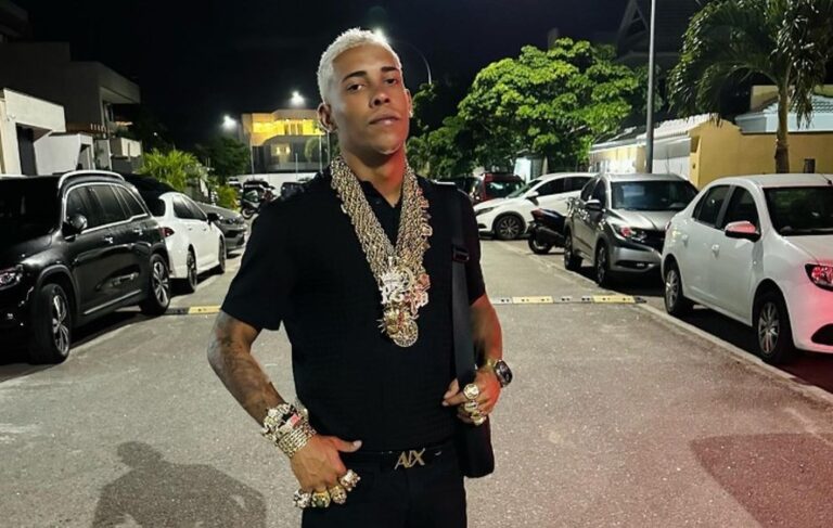MC Poze do Rodo é condenado por injúria: Justiça do Rio impõe pena restritiva