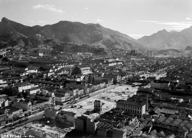 Arquivo Geral do Rio lança livro com fotos raras da gestão Henrique Dodsworth