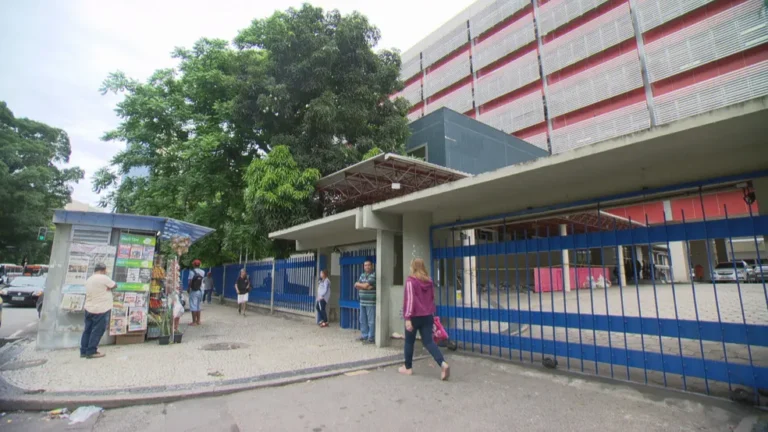 Homem é preso por tentativa de feminicídio após incendiar companheira na Pavuna